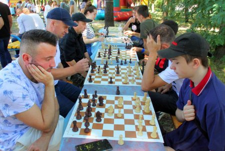 В сквере Гамова прошел праздник для семей переселенцев (фоторепортаж) 