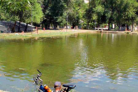 Из-за невозможности попасть на море, одесситы выбирают альтернативу – городские парки (фоторепортаж)