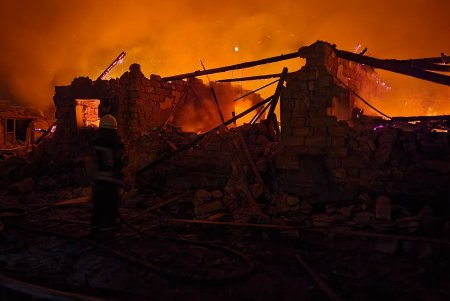 Российские корабли выпустили семь крылатых ракет по Одесской области: ранены шесть человек, среди них ребенок, разрушены дома, школа и дом культуры (фото, видео)
