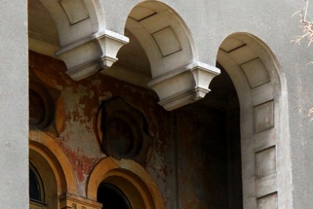 Вычурная лепнина, разнообразные скульптуры: прогулка по Маразлиевской (фоторепортаж)