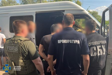 СБУ заблокировала в Одессе канал незаконной перевозки мужчин призывного возраста через границу Украины (фото)