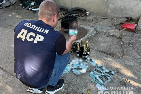Житель Одесского района в собственном доме наладил подпольный цех по производству шампанских вин (фото)