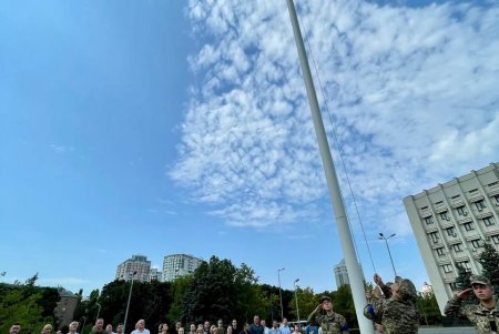 В День Государственности Украины мэр Одессы торжественно возложил цветы к памятнику Тарасу Шевченко (фото)