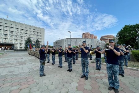 В День Государственности Украины мэр Одессы торжественно возложил цветы к памятнику Тарасу Шевченко (фото)