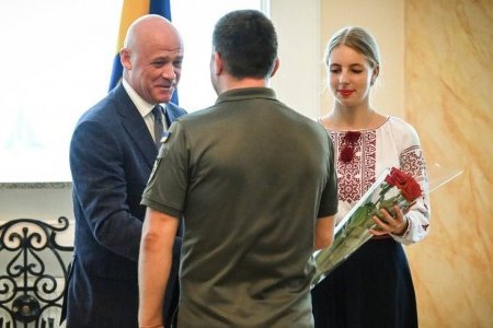 Нас объединяют наши корни, которые крепко держат нас на родной земле, вековые стремления к свободе и, конечно, наше государство, - Геннадий Труханов (фото)