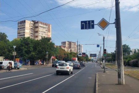 На Люстдорфской дороге продлили велодорожку, а на Александра Невского расширили полосу движения (фото)