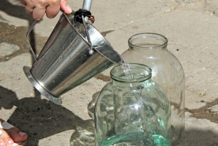 Из штольни, расположенной у знаменитого Желтого камня, произвели забор воды (фоторепортаж)