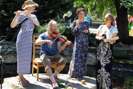 В Одесском зоопарке в выходной прошло музыкальное событие (фоторепортаж) 
