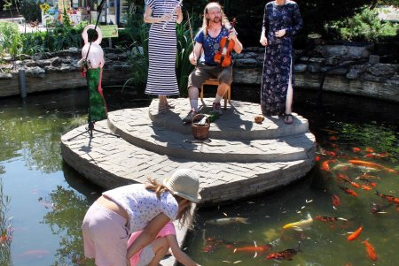 В Одесском зоопарке в выходной прошло музыкальное событие (фоторепортаж) 