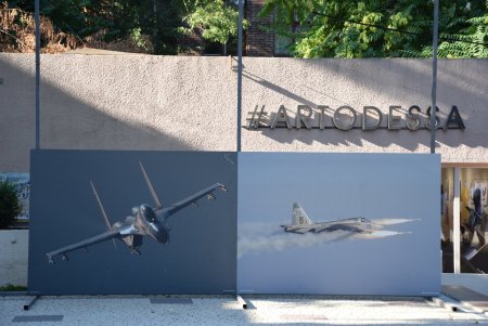 Ко Дню Воздушных Сил в Одессе открылась фотовыставка «Ангелы Черного моря»