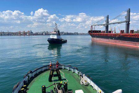 В порт «Черноморск» зашло первое торговое судно с начала войны, - Мининфраструктуры (фото, видео)
