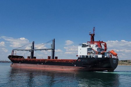 В порт «Черноморск» зашло первое торговое судно с начала войны, - Мининфраструктуры (фото, видео)