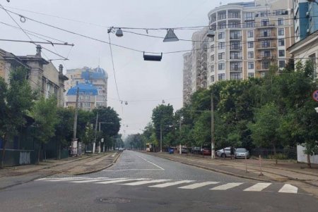 На Французском бульваре обновили дорожную разметку (фото)