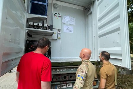 Мэр Одессы Геннадий Труханов передал военным авторефрижераторы для хранения провизии (видео, фото)
