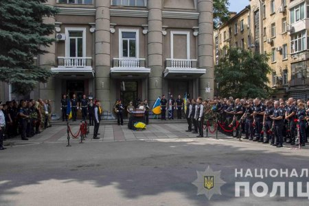 В последний путь в Одессе провели полицейского из спецподразделения «Шторм»: он погиб на войне с оккупантами (фото)