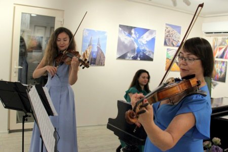 В Летнем театре одесситы увидели «Абстрактное и отраженное» (фоторепортаж)