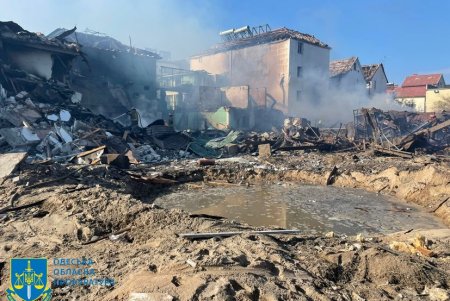 По факту ракетных ударов врага по базам отдыха и жилым домам в поселке Белгород-Днестровского района открыто уголовное производство (фото)