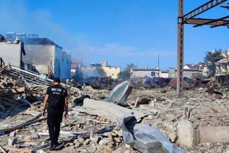 По факту ракетных ударов врага по базам отдыха и жилым домам в поселке Белгород-Днестровского района открыто уголовное производство (фото)