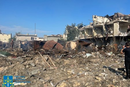 По факту ракетных ударов врага по базам отдыха и жилым домам в поселке Белгород-Днестровского района открыто уголовное производство (фото)