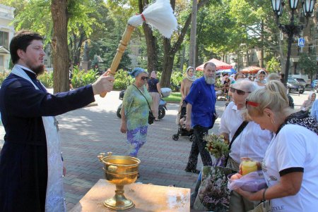 19 августа одесситы отмечают один из великих православных праздников - Яблочный Спас или Преображение Господне (фоторепортаж)