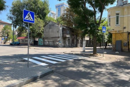 В Приморском районе установили два дополнительных пешеходных перехода (фото)
