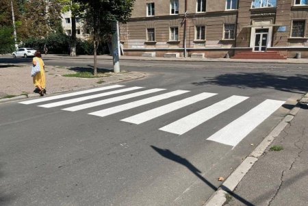 В Приморском районе установили два дополнительных пешеходных перехода (фото)