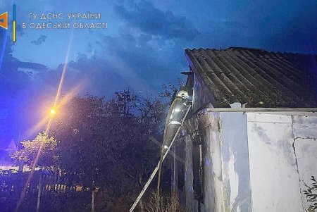В Раздельнянском районе во время тушения пожара спасатели обнаружили двух погибших людей (фото)