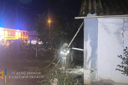 В Раздельнянском районе во время тушения пожара спасатели обнаружили двух погибших людей (фото)