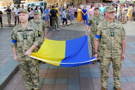 В Одессе отмечают День Государственного флага Украины (фоторепортаж)