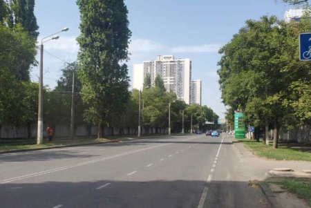 На Люстдорфской дороге обновлена дорожная разметка и обустроена велосипедная дорожка (фото)