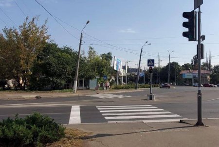 В Киевском и Малиновской районах города обновили дорожную разметку (фото)