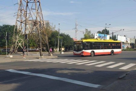 В Киевском и Малиновской районах города обновили дорожную разметку (фото)