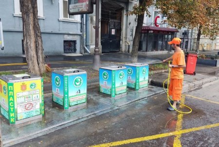 В разных районах города прошли традиционные субботники (фото) 