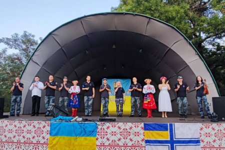 Поддержи своих: в Одессе прошел патриотический концерт ко Дню авиации Украины (фото)