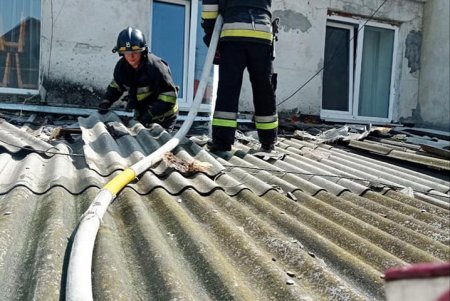 Короткое замыкание в зарядном устройстве стало причиной пожара в частном доме (фото)