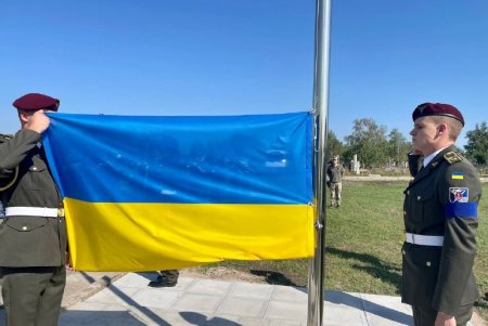 Геннадий Труханов: Сегодня мы чтим память тех, кто отдал жизнь за свободу Украины, и гордимся Вооруженными Силами, которые насмерть стоят за независимость страны (фото, видео)