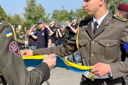 Геннадий Труханов: Сегодня мы чтим память тех, кто отдал жизнь за свободу Украины, и гордимся Вооруженными Силами, которые насмерть стоят за независимость страны (фото, видео)