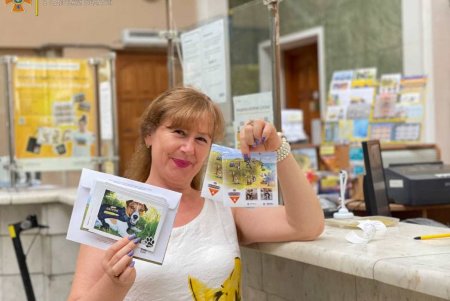 В Одессе состоялось торжественное погашение благотворительной марки с псом Патроном (фото)