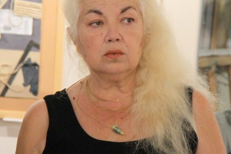 В Летнем театре одесситы увидели выставку коллажа (фоторепортаж)