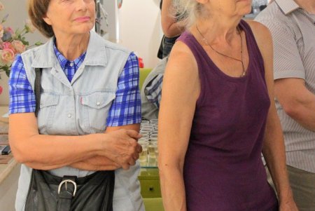 В Летнем театре одесситы увидели выставку коллажа (фоторепортаж)