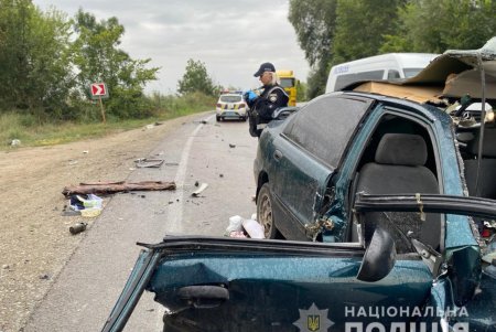 Двое погибших и двое пострадавших: на трассе Одесса-Рени грузовик столкнулся с легковушкой