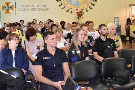 Для руководителей школ провели практические тренировки по действиям при сигнале «Воздушная тревога» и чрезвычайных ситуациях (фото)
