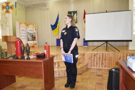 Для руководителей школ провели практические тренировки по действиям при сигнале «Воздушная тревога» и чрезвычайных ситуациях (фото)