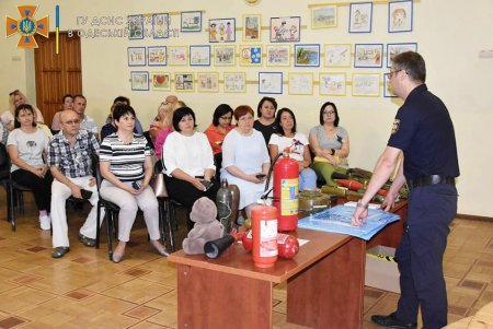 Для руководителей школ провели практические тренировки по действиям при сигнале «Воздушная тревога» и чрезвычайных ситуациях (фото)
