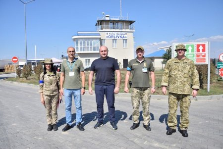Обезболивающие, жаропонижающие: измаильские пограничники получили партию лекарств от посольства Румынии в Украине