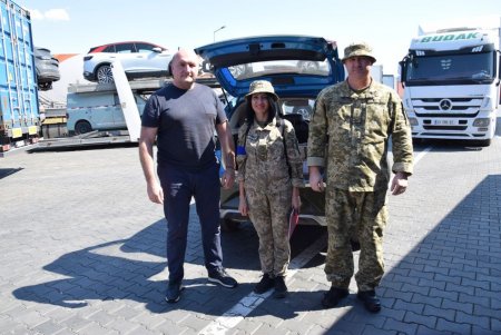 Обезболивающие, жаропонижающие: измаильские пограничники получили партию лекарств от посольства Румынии в Украине