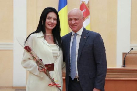 Мэр Одессы наградил сотрудников коммунальных служб города (фото)