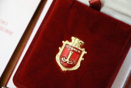 Мэр Одессы наградил сотрудников коммунальных служб города (фото)