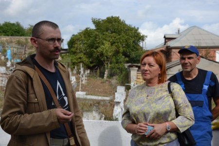 В Одессе на старинном кладбище провели масштабную уборку и рассказали о пещерном городе (фото)