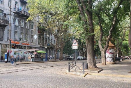 В городе модернизируют светофорные объекты: вместо ламповых устанавливают новые - светодиодные (фото)